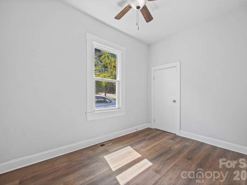 427 Oates Street, Rock Hill, SC 29730.  MLS# CAR4427081, YatesRealty ID 52382. 