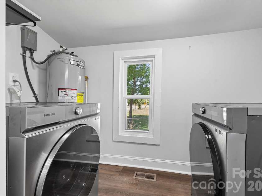427 Oates Street, Rock Hill, SC 29730.  MLS# CAR4427081, YatesRealty ID 52382. 