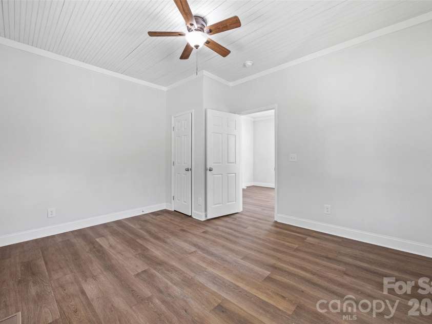 427 Oates Street, Rock Hill, SC 29730.  MLS# CAR4427081, YatesRealty ID 52382. 