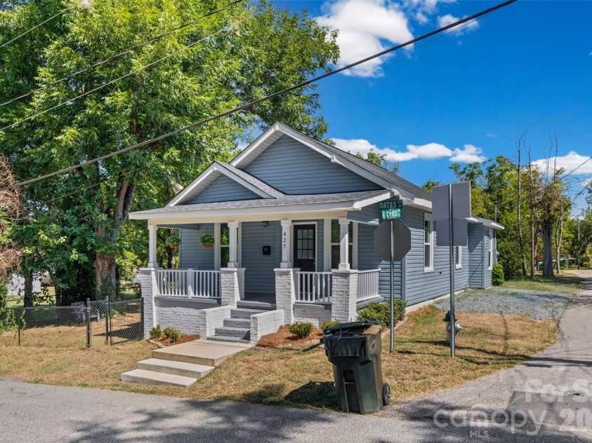 427 Oates Street, Rock Hill, SC 29730.  MLS# CAR4427081, YatesRealty ID 52382. 