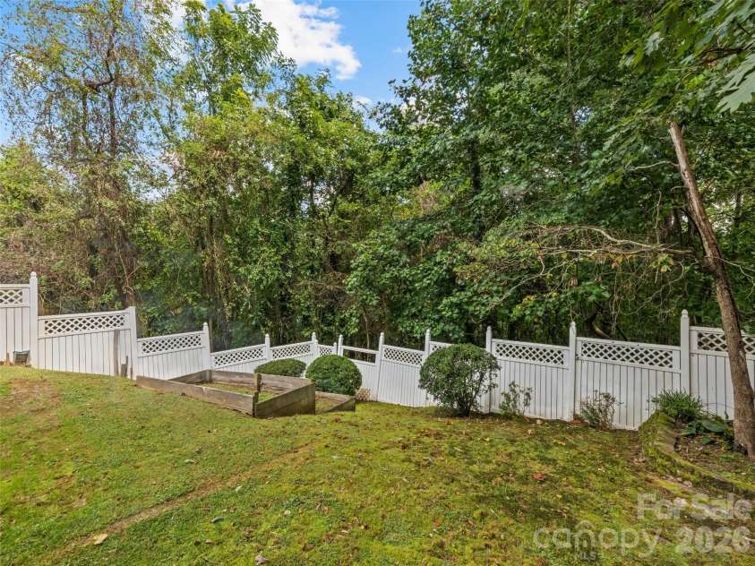 11 Crestwood Lane, Candler, NC 28715.  MLS# CAR4427440, YatesRealty ID 52386. 