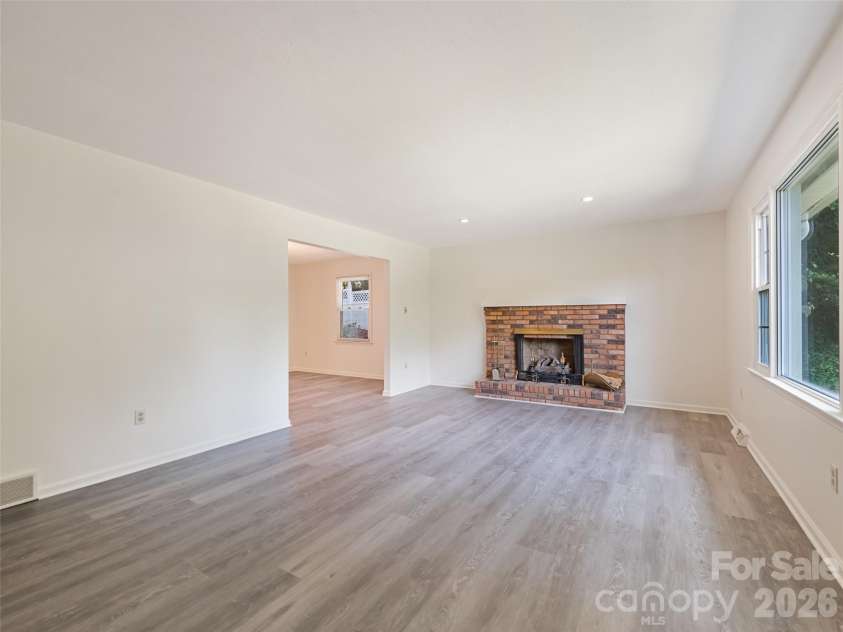 11 Crestwood Lane, Candler, NC 28715.  MLS# CAR4427440, YatesRealty ID 52386. 