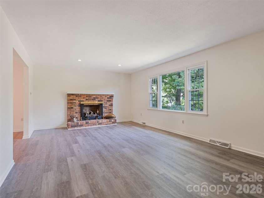 11 Crestwood Lane, Candler, NC 28715.  MLS# CAR4427440, YatesRealty ID 52386. 