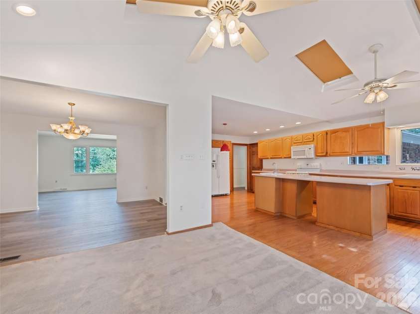 11 Crestwood Lane, Candler, NC 28715.  MLS# CAR4427440, YatesRealty ID 52386. 