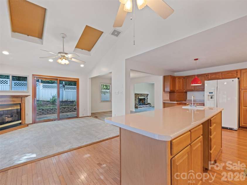 11 Crestwood Lane, Candler, NC 28715.  MLS# CAR4427440, YatesRealty ID 52386. 