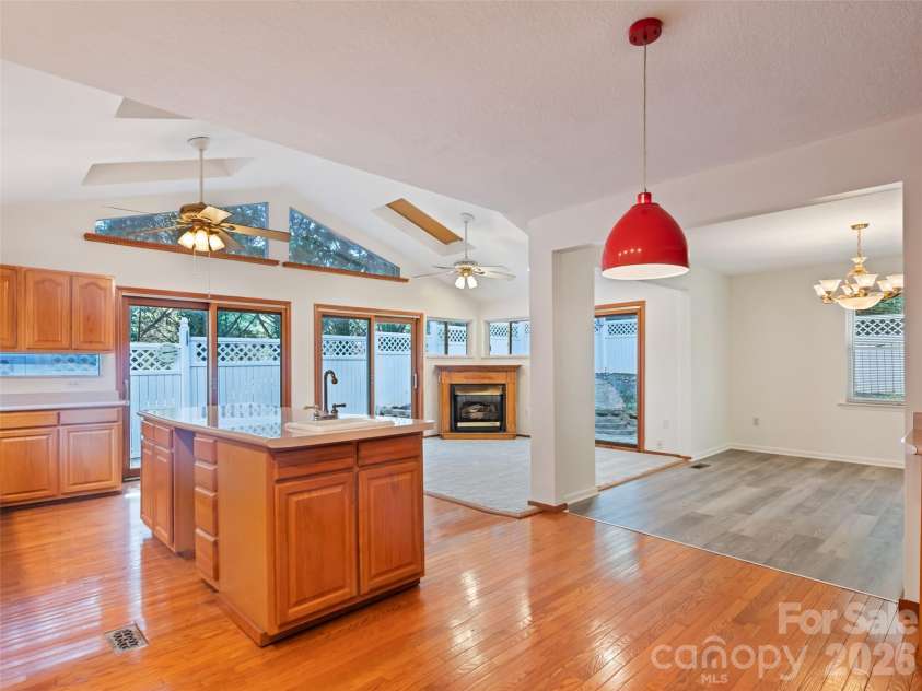 11 Crestwood Lane, Candler, NC 28715.  MLS# CAR4427440, YatesRealty ID 52386. 