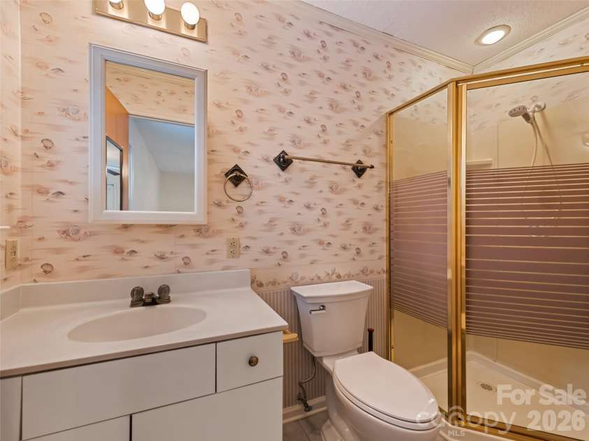 11 Crestwood Lane, Candler, NC 28715.  MLS# CAR4427440, YatesRealty ID 52386. 