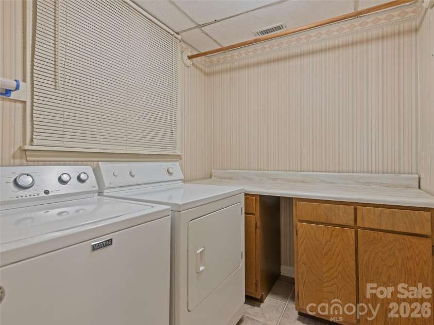 11 Crestwood Lane, Candler, NC 28715.  MLS# CAR4427440, YatesRealty ID 52386. 