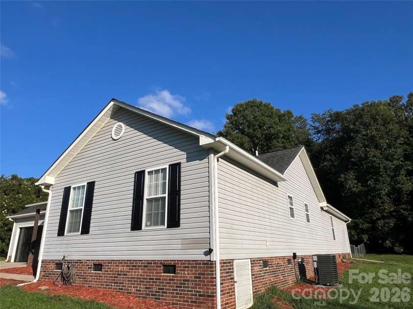 1129 Lyndsey Brooke Court, Lincolnton, NC 28092.  MLS# CAR4425478, YatesRealty ID 52387. 