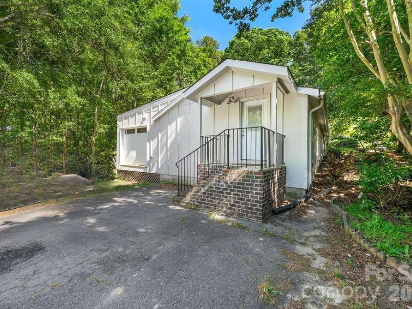 4514 Wilgrove Mint Hill Road, Mint Hill, NC 28227.  MLS# CAR4423298, YatesRealty ID 52389. Backyard Shop