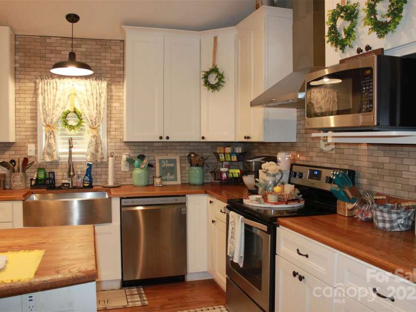 103 Verbinia Drive, Rutherfordton, NC 28139.  MLS# CAR4242200, YatesRealty ID 5239. 