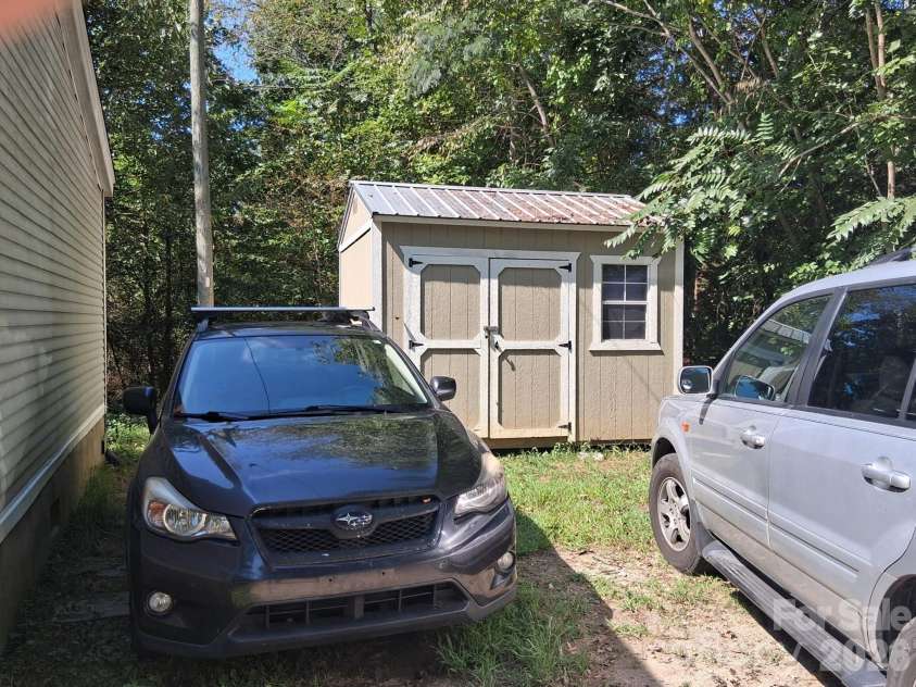 1215 Peak Place, Lenoir, NC 28645.  MLS# CAR4427420, YatesRealty ID 52391. 