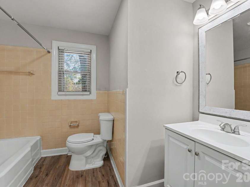 1204 Fulton Drive, Statesville, NC 28677.  MLS# CAR4426164, YatesRealty ID 52392. 