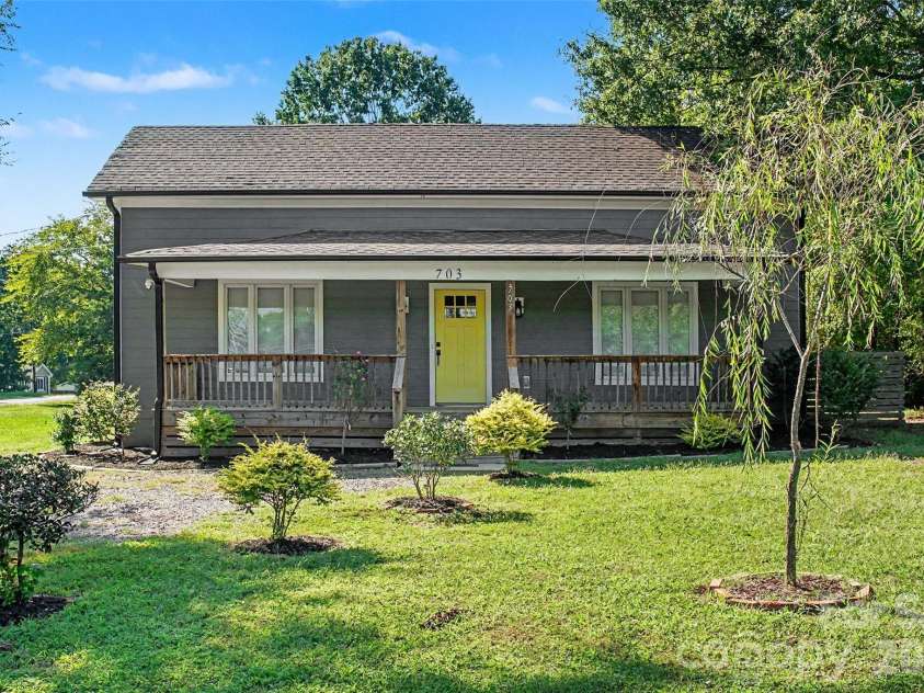 703 Enochville Avenue, Kannapolis, NC 28081.  MLS# CAR4423409, YatesRealty ID 52396. 