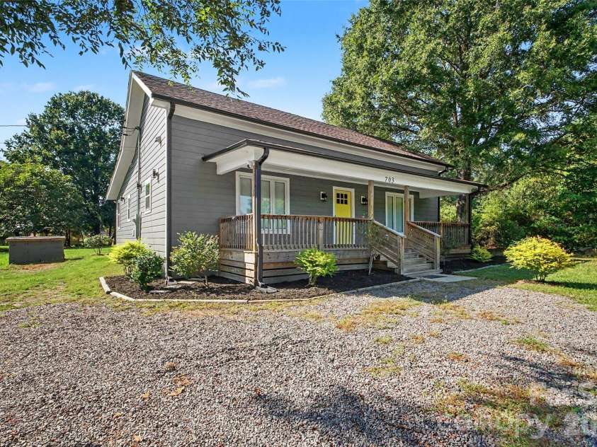 703 Enochville Avenue, Kannapolis, NC 28081.  MLS# CAR4423409, YatesRealty ID 52396. 