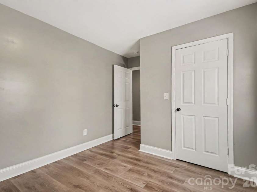 703 Enochville Avenue, Kannapolis, NC 28081.  MLS# CAR4423409, YatesRealty ID 52396. 