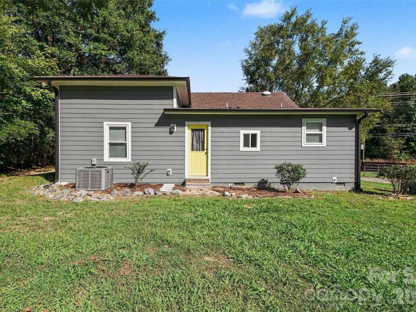 703 Enochville Avenue, Kannapolis, NC 28081.  MLS# CAR4423409, YatesRealty ID 52396. 