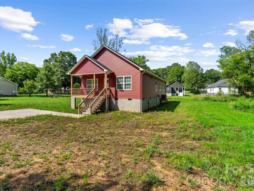 208 Nottingham Drive, York, SC 29745.  MLS# CAR4388406, YatesRealty ID 52398. 