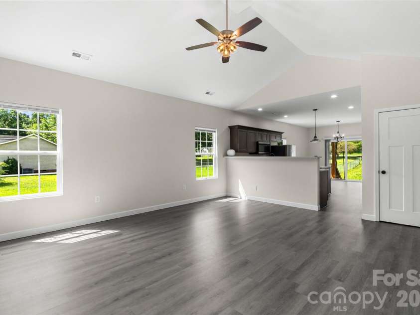 208 Nottingham Drive, York, SC 29745.  MLS# CAR4388406, YatesRealty ID 52398. 