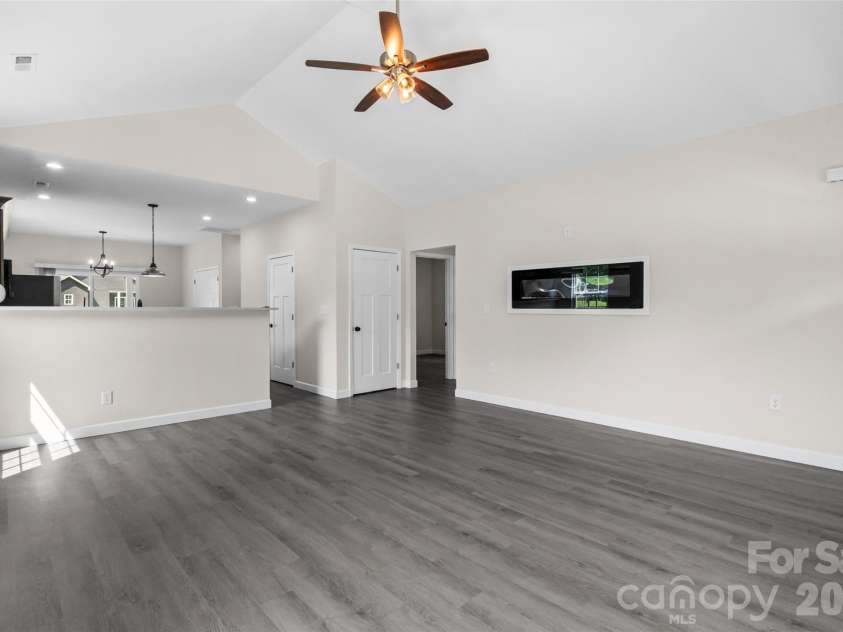 208 Nottingham Drive, York, SC 29745.  MLS# CAR4388406, YatesRealty ID 52398. 