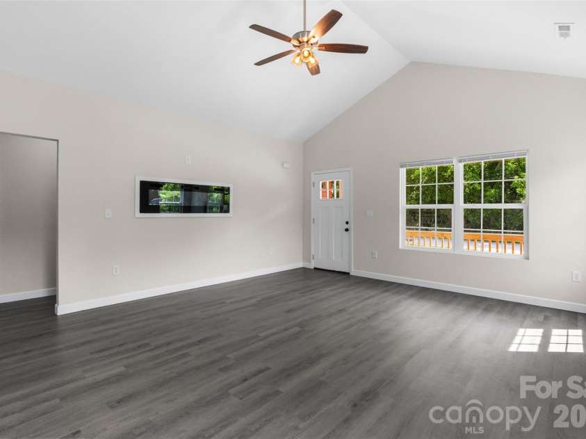 208 Nottingham Drive, York, SC 29745.  MLS# CAR4388406, YatesRealty ID 52398. 