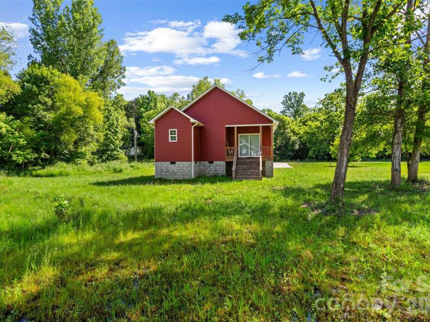 208 Nottingham Drive, York, SC 29745.  MLS# CAR4388406, YatesRealty ID 52398. 