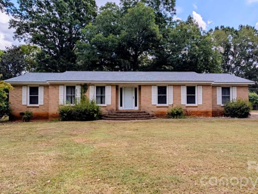1731 Colony Road, Rock Hill, SC 29730.  MLS# CAR4427339, YatesRealty ID 52400. 