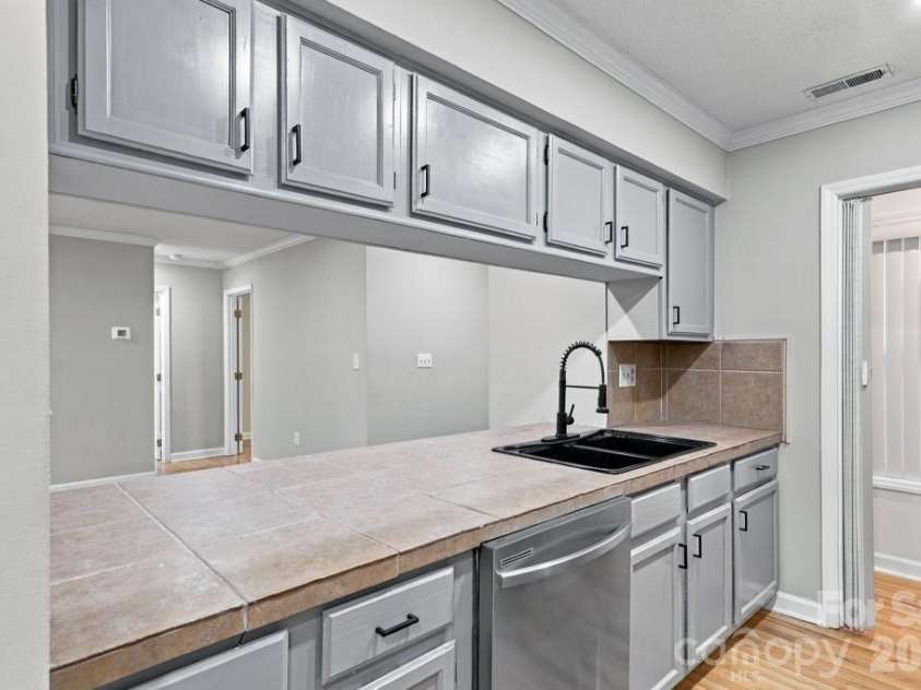 907 Cranberry Circle, Fort Mill, SC 29715.  MLS# CAR4427418, YatesRealty ID 52402. 