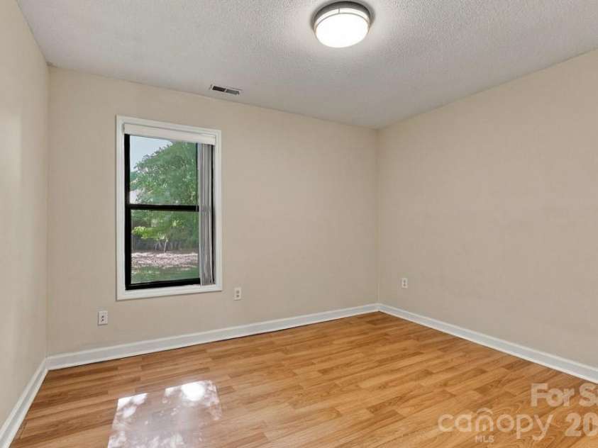 907 Cranberry Circle, Fort Mill, SC 29715.  MLS# CAR4427418, YatesRealty ID 52402. 