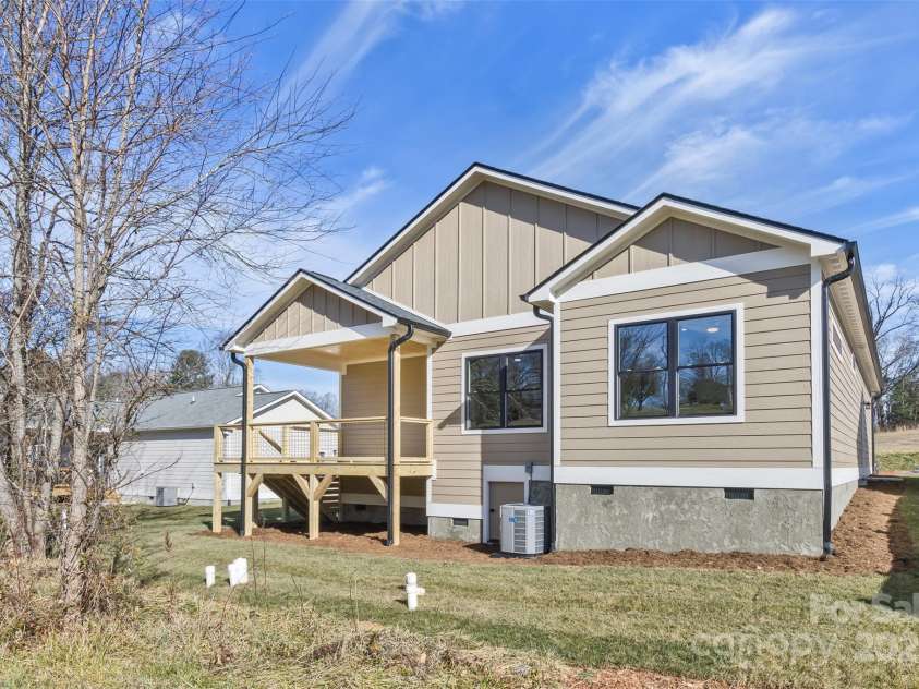 115 Peyton Elaine Road, Clyde, NC 28721.  MLS# CAR4329070, YatesRealty ID 52403. 