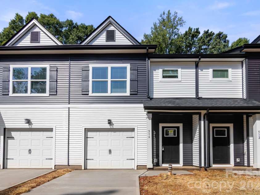 516 Carolyn Lane, Charlotte, NC 28213.  MLS# CAR4422620, YatesRealty ID 52403. 