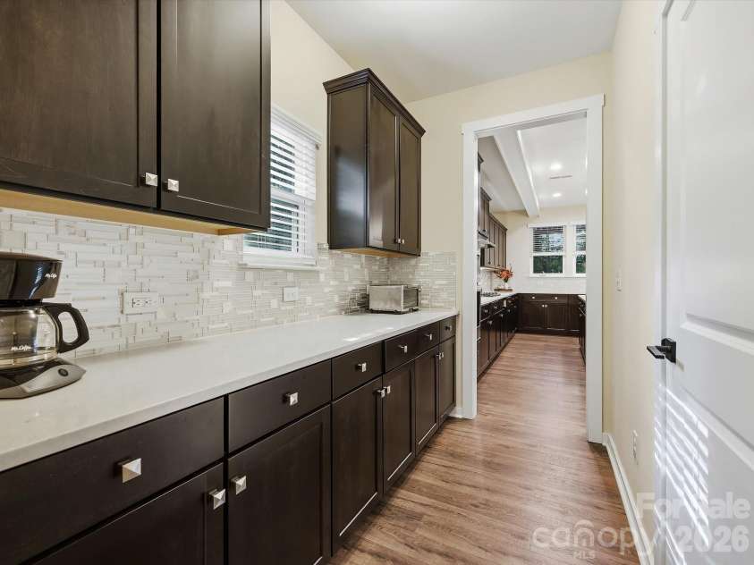 7042 Morganford Road, Charlotte, NC 28211.  MLS# CAR4426858, YatesRealty ID 52404. 