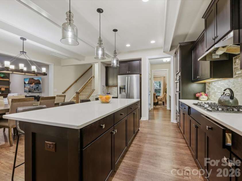 7042 Morganford Road, Charlotte, NC 28211.  MLS# CAR4426858, YatesRealty ID 52404. 