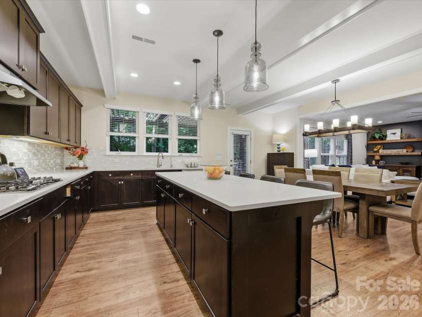 7042 Morganford Road, Charlotte, NC 28211.  MLS# CAR4426858, YatesRealty ID 52404. 