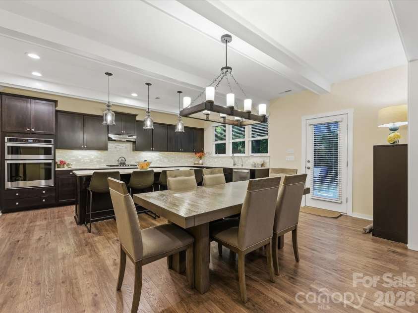 7042 Morganford Road, Charlotte, NC 28211.  MLS# CAR4426858, YatesRealty ID 52404. 