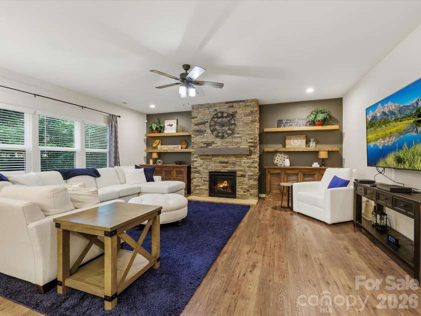 7042 Morganford Road, Charlotte, NC 28211.  MLS# CAR4426858, YatesRealty ID 52404. 