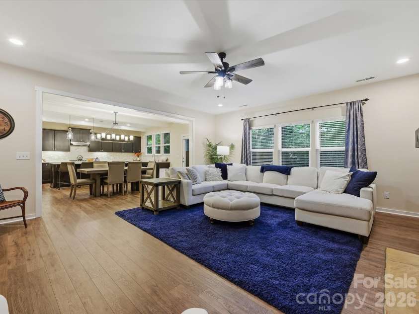 7042 Morganford Road, Charlotte, NC 28211.  MLS# CAR4426858, YatesRealty ID 52404. 
