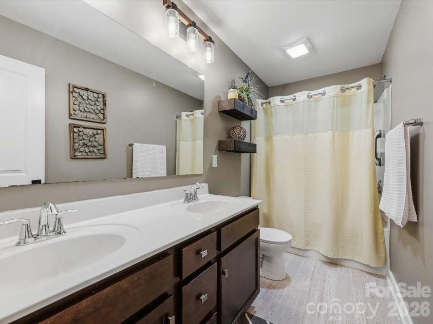 7042 Morganford Road, Charlotte, NC 28211.  MLS# CAR4426858, YatesRealty ID 52404. 
