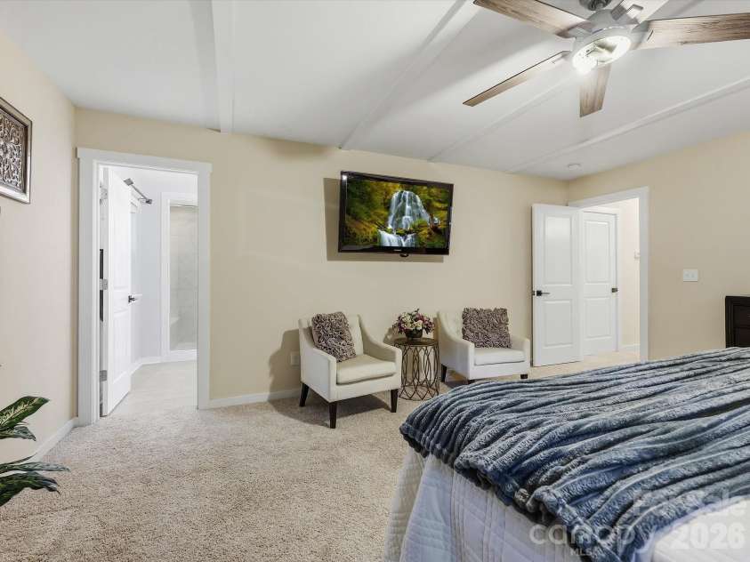 7042 Morganford Road, Charlotte, NC 28211.  MLS# CAR4426858, YatesRealty ID 52404. 