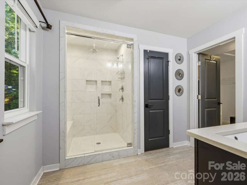 7042 Morganford Road, Charlotte, NC 28211.  MLS# CAR4426858, YatesRealty ID 52404. 