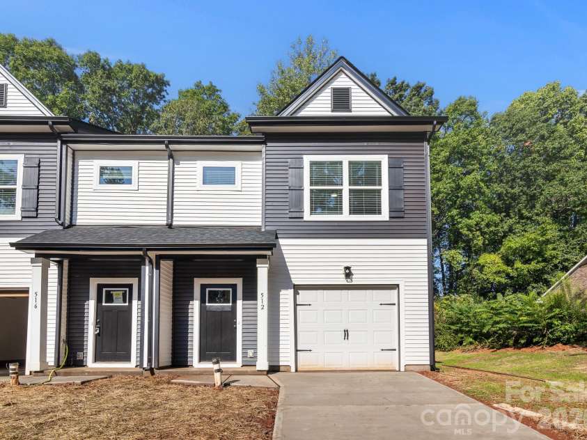 512 Carolyn Lane, Charlotte, NC 28213.  MLS# CAR4422658, YatesRealty ID 52405. 