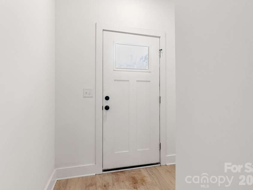 520 Carolyn Lane, Charlotte, NC 28213.  MLS# CAR4422670, YatesRealty ID 52406. 