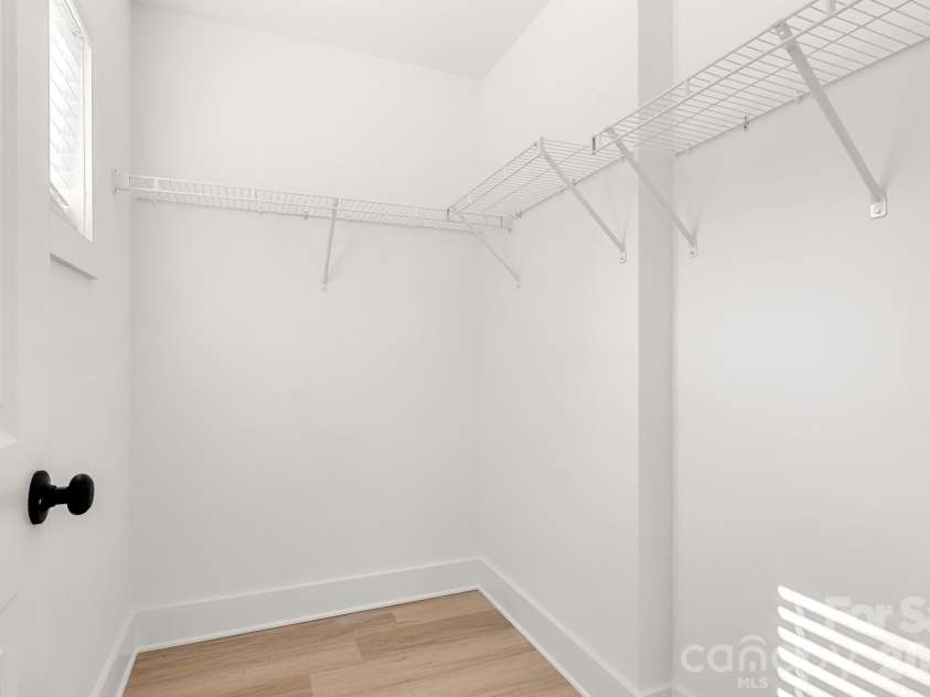 520 Carolyn Lane, Charlotte, NC 28213.  MLS# CAR4422670, YatesRealty ID 52406. 