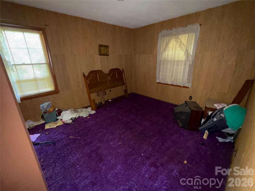 6737 Cardigan Avenue, Charlotte, NC 28215.  MLS# CAR4426684, YatesRealty ID 52409. 