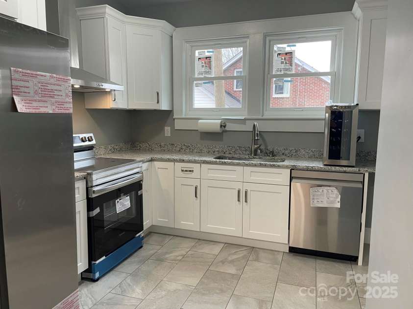 108 Evans Street, Morganton, NC 28655.  MLS# CAR4221217, YatesRealty ID 5241. 