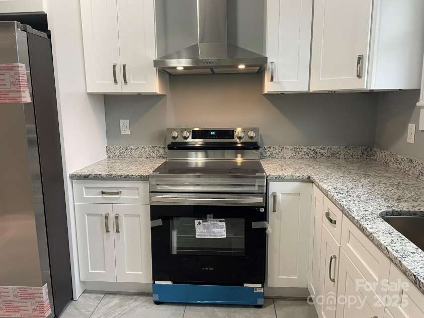 108 Evans Street, Morganton, NC 28655.  MLS# CAR4221217, YatesRealty ID 5241. 