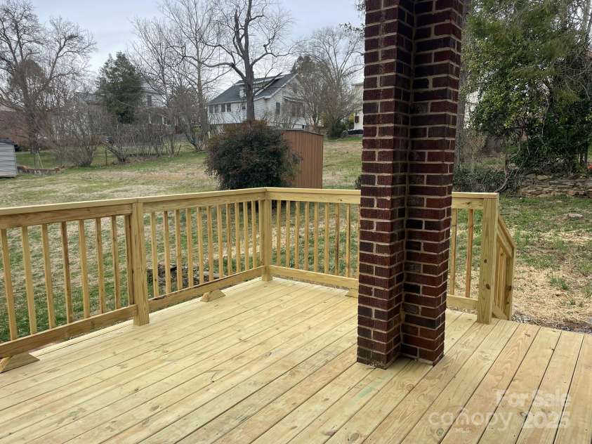 108 Evans Street, Morganton, NC 28655.  MLS# CAR4221217, YatesRealty ID 5241. 