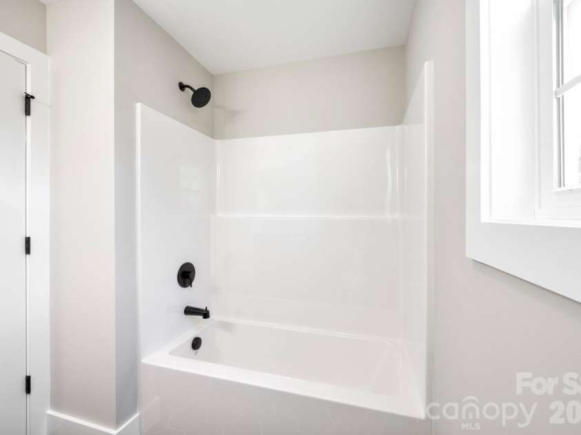 9 Myrtle Lee Cove, Arden, NC 28704.  MLS# CAR4355602, YatesRealty ID 5241. Full Bath Shower/Tub Combo