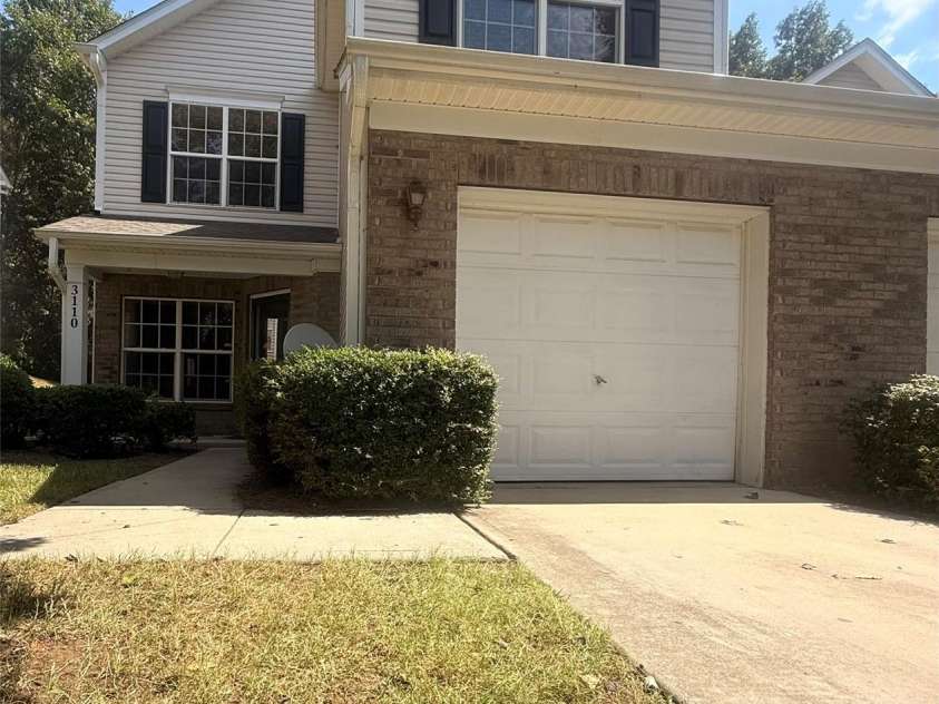 3110 Summerfield Ridge Lane, Matthews, NC 28105.  MLS# CAR4426370, YatesRealty ID 52410. 