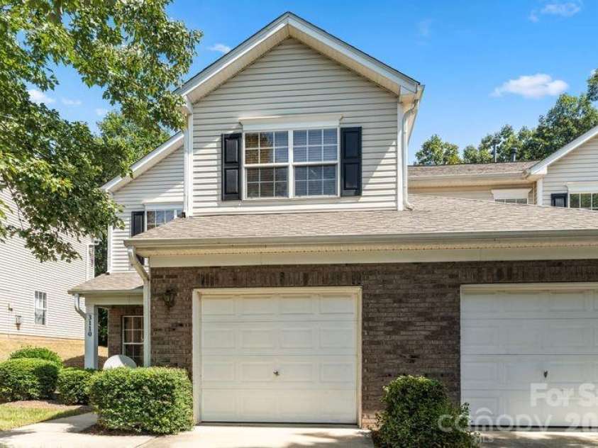 3110 Summerfield Ridge Lane, Matthews, NC 28105.  MLS# CAR4426370, YatesRealty ID 52410. 